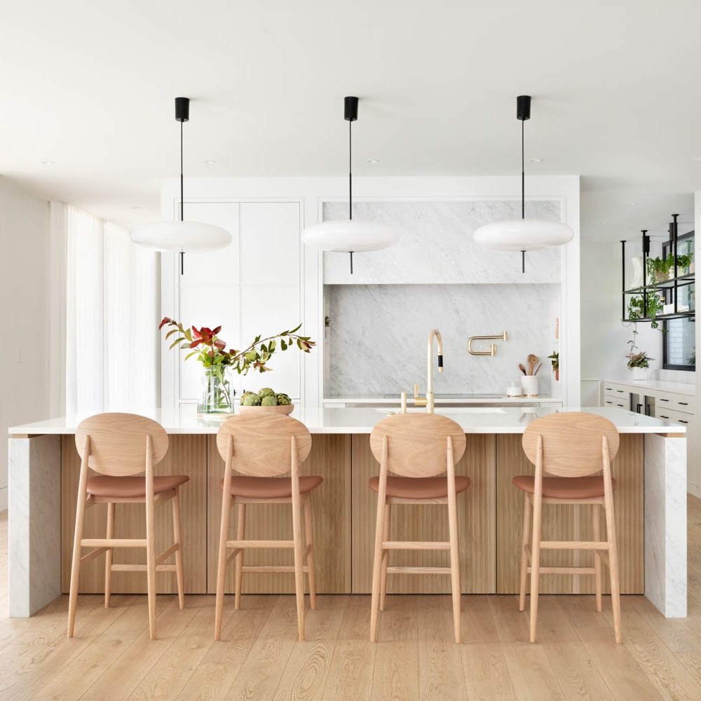 Minimalist Model 2065 Pendant Lamp - Oval Acrylic Lighting for Dining Room and Living Spaces