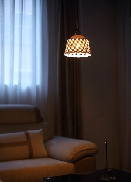 Openwork ceramic lamp