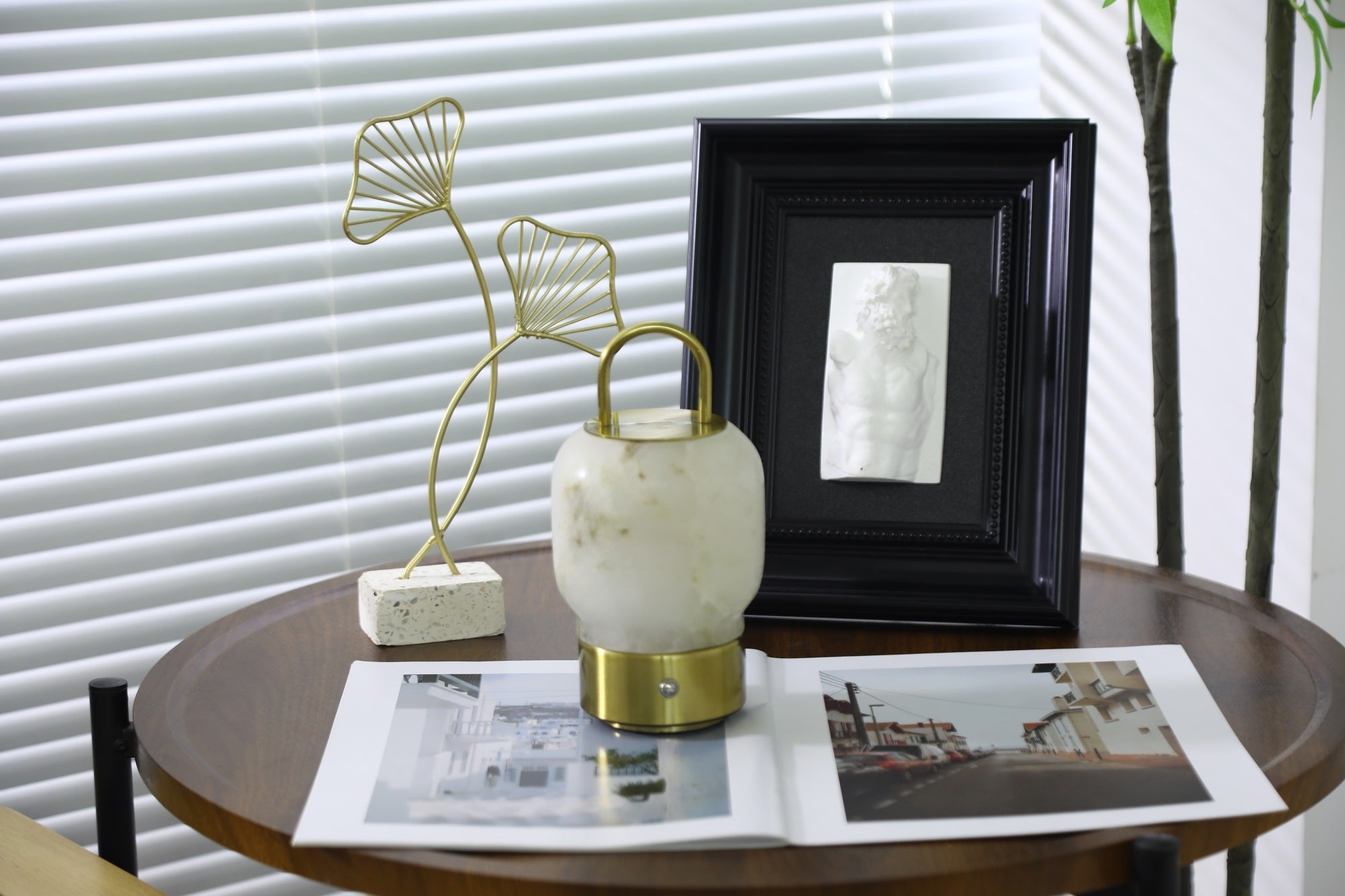Alabaster Portable Rechargeable Table Lamp D397