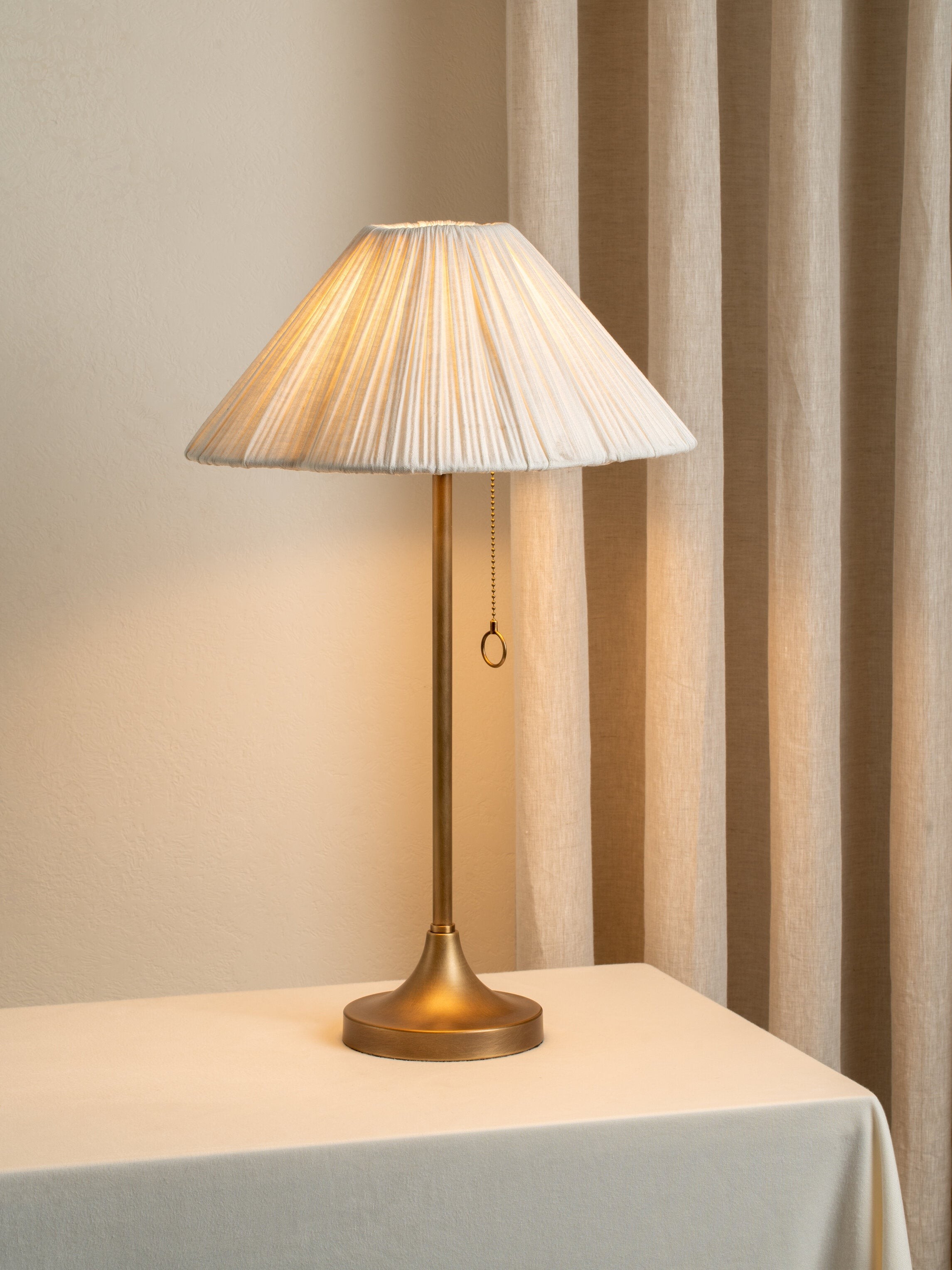Blossine Scalloped Pleated Fabric Table Lamp - Modern Classic Bedside Lighting K1579