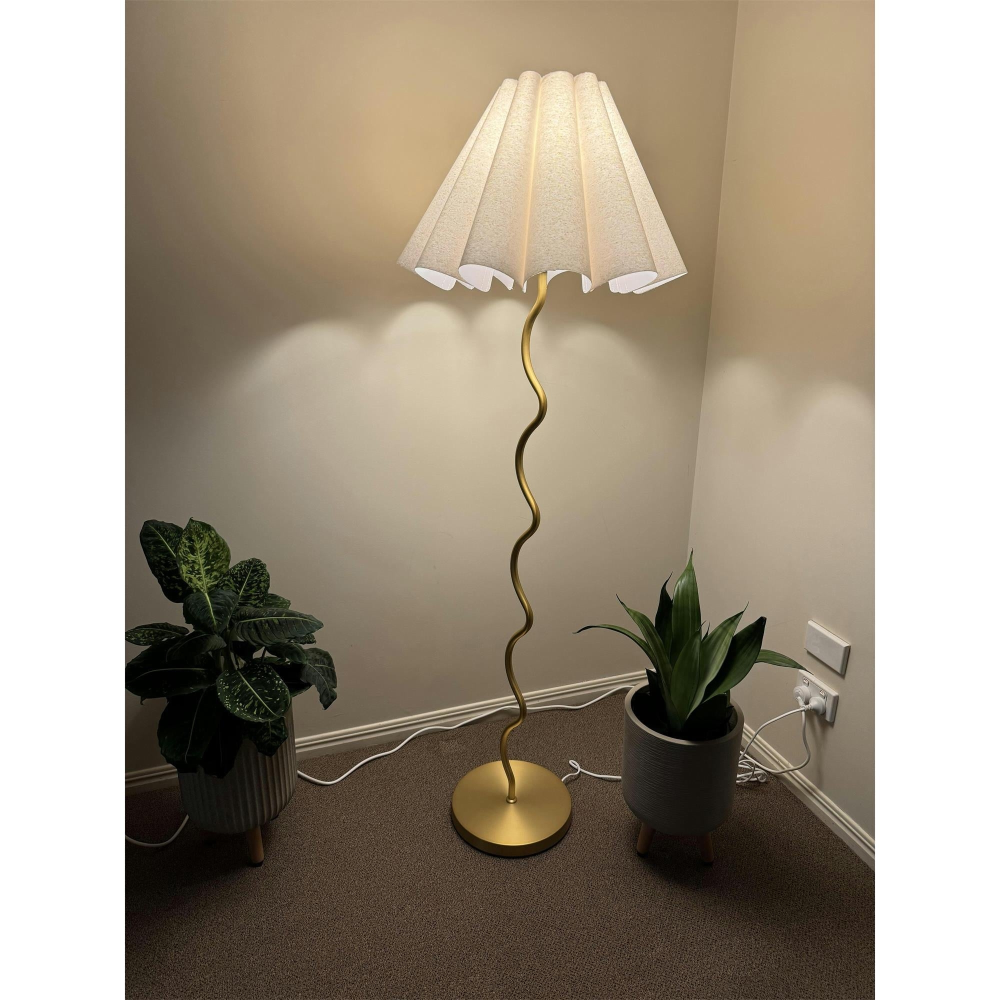 Cora Floor Lamp D705
