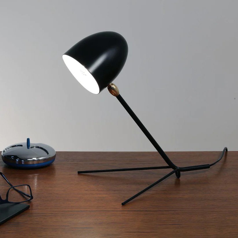 Compact Tripod Metal Table Lamp - Modern Nordic Lighting for for Office