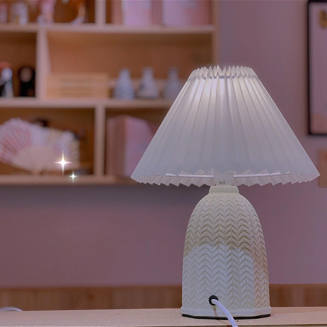 Vintage Pleated Table Lamp K756