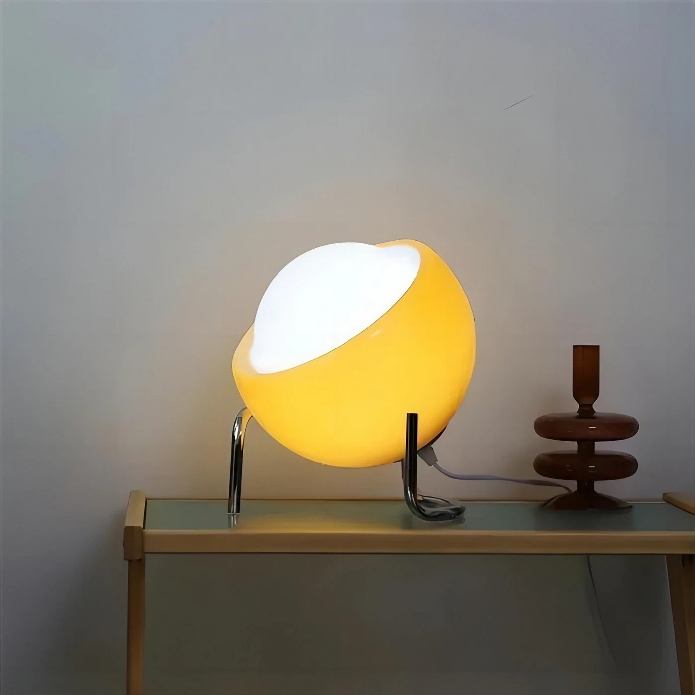 Bauhaus Egg Design Decorative Table Lamp K81