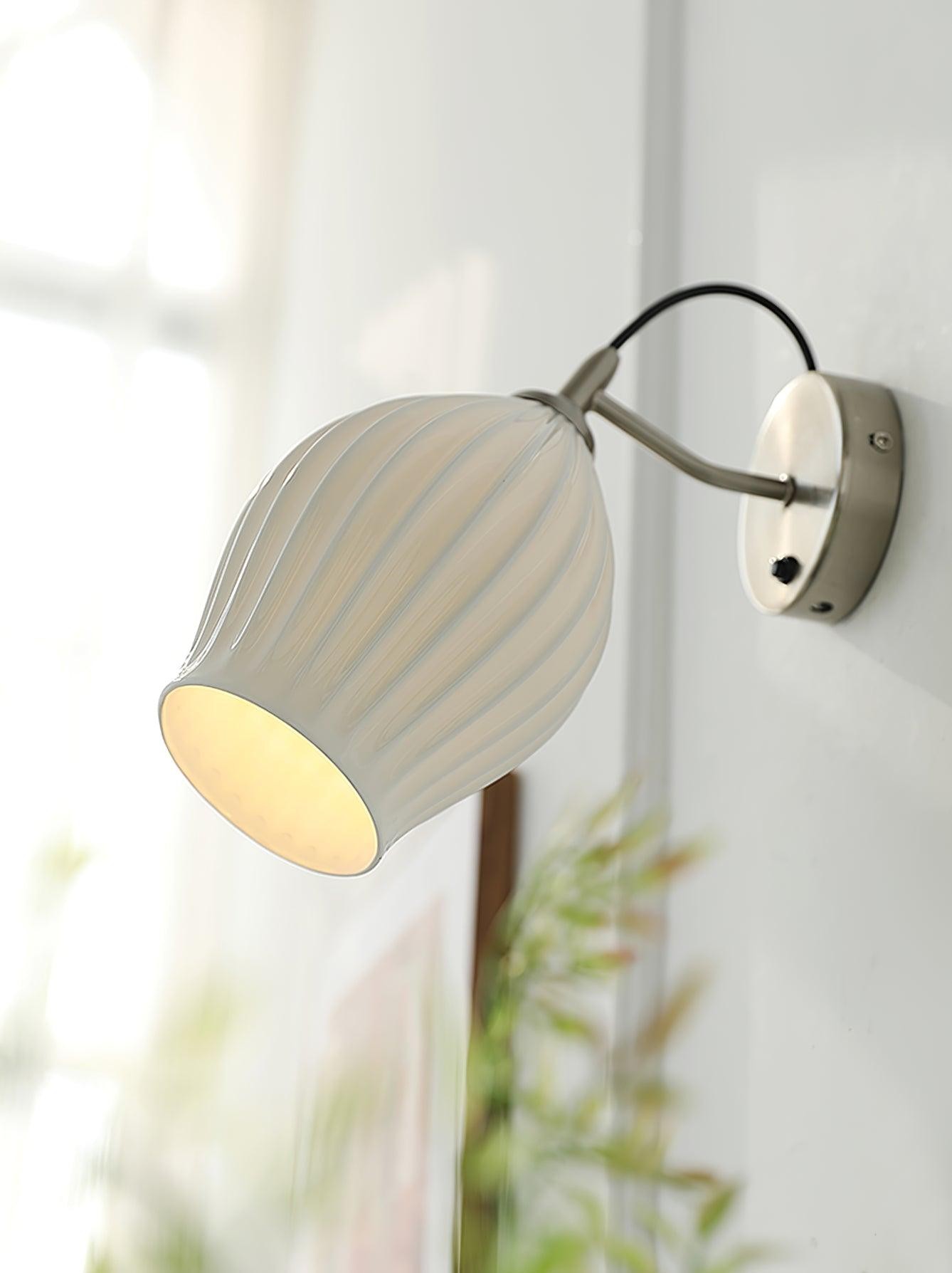 Cream Style Ceramic Ribbed Wall lamp K313