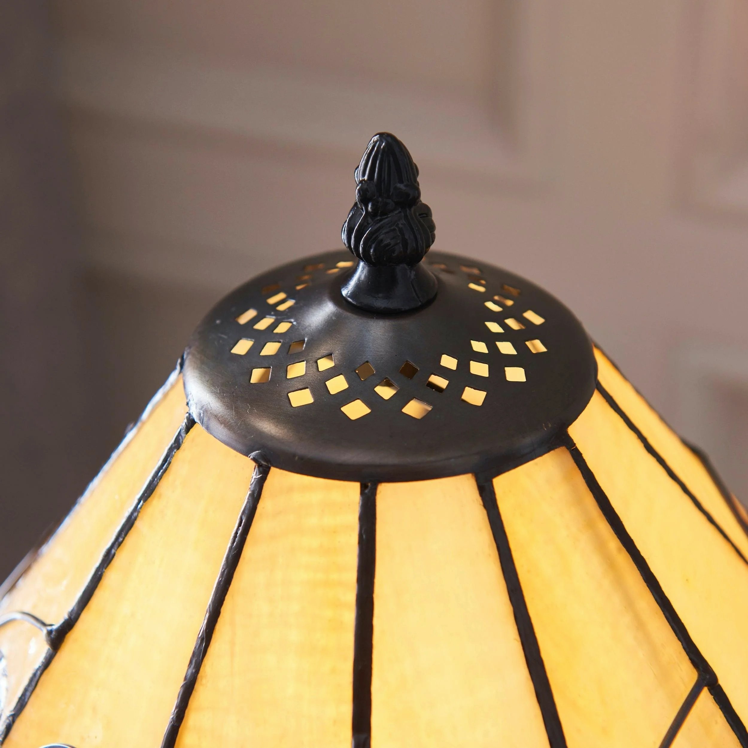 TF Jamelia Classic Stained Glass Table Lamp - Handcrafted Glass Light K1822