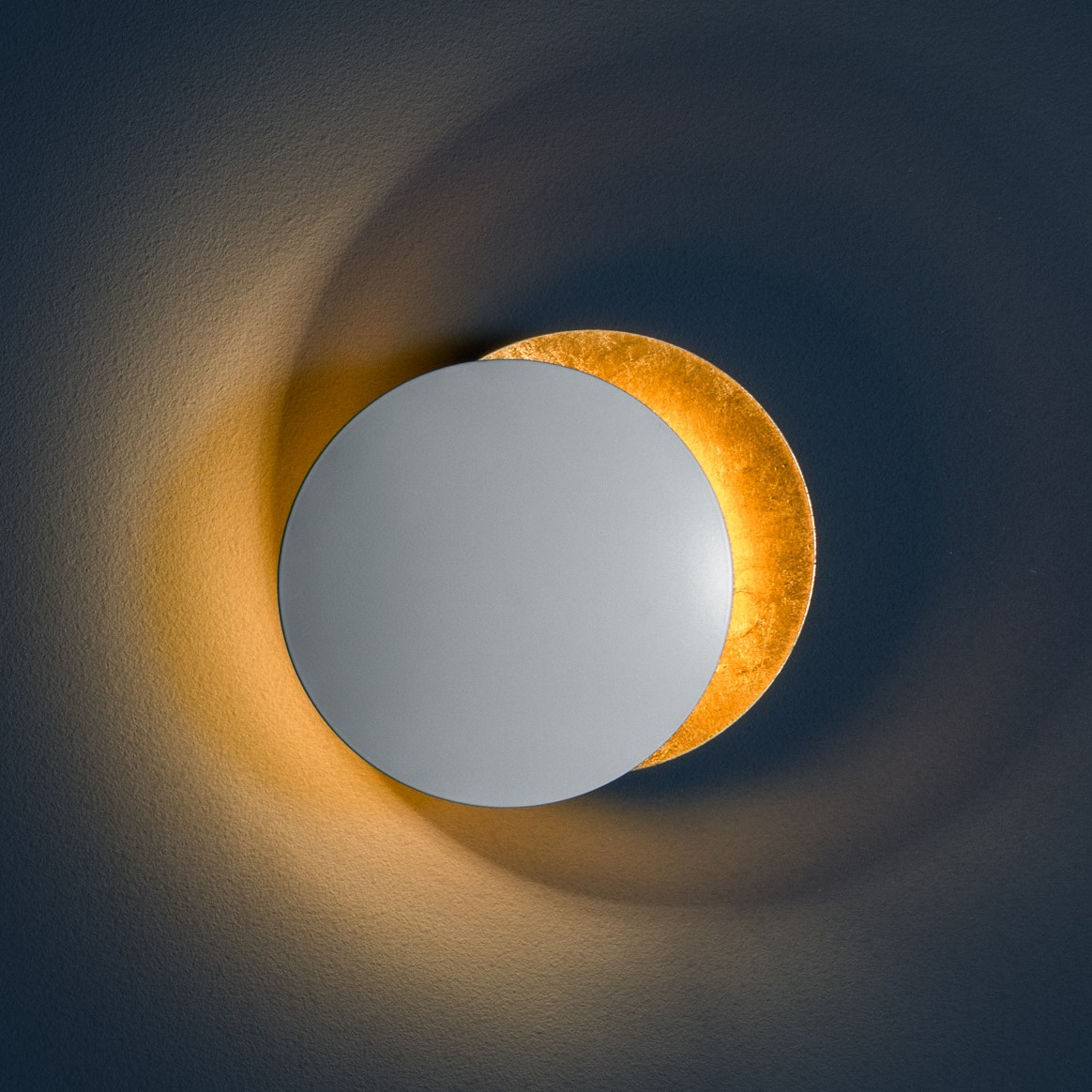 Elegant Round Lederam Wall Lamp - Modern Metallic Wall Light for Living Room