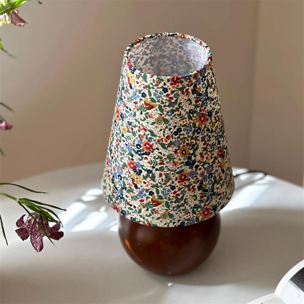 French Fabric Floral Wood Small Table Lamp For Bedroom K810
