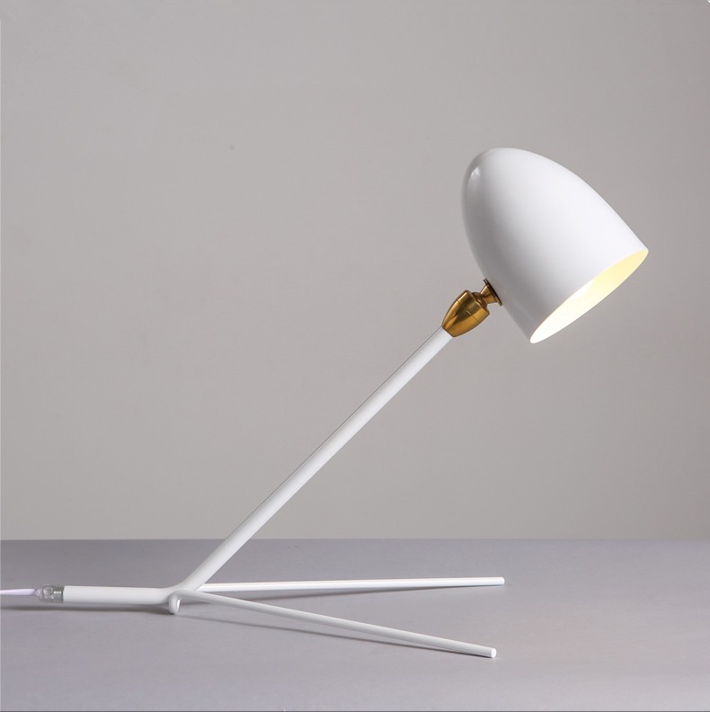 Compact Tripod Metal Table Lamp - Modern Nordic Lighting for for Office