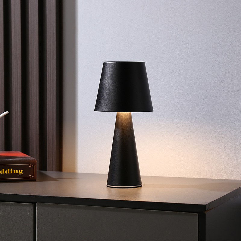 Metallic Modern Dimmable Table Lamp K77