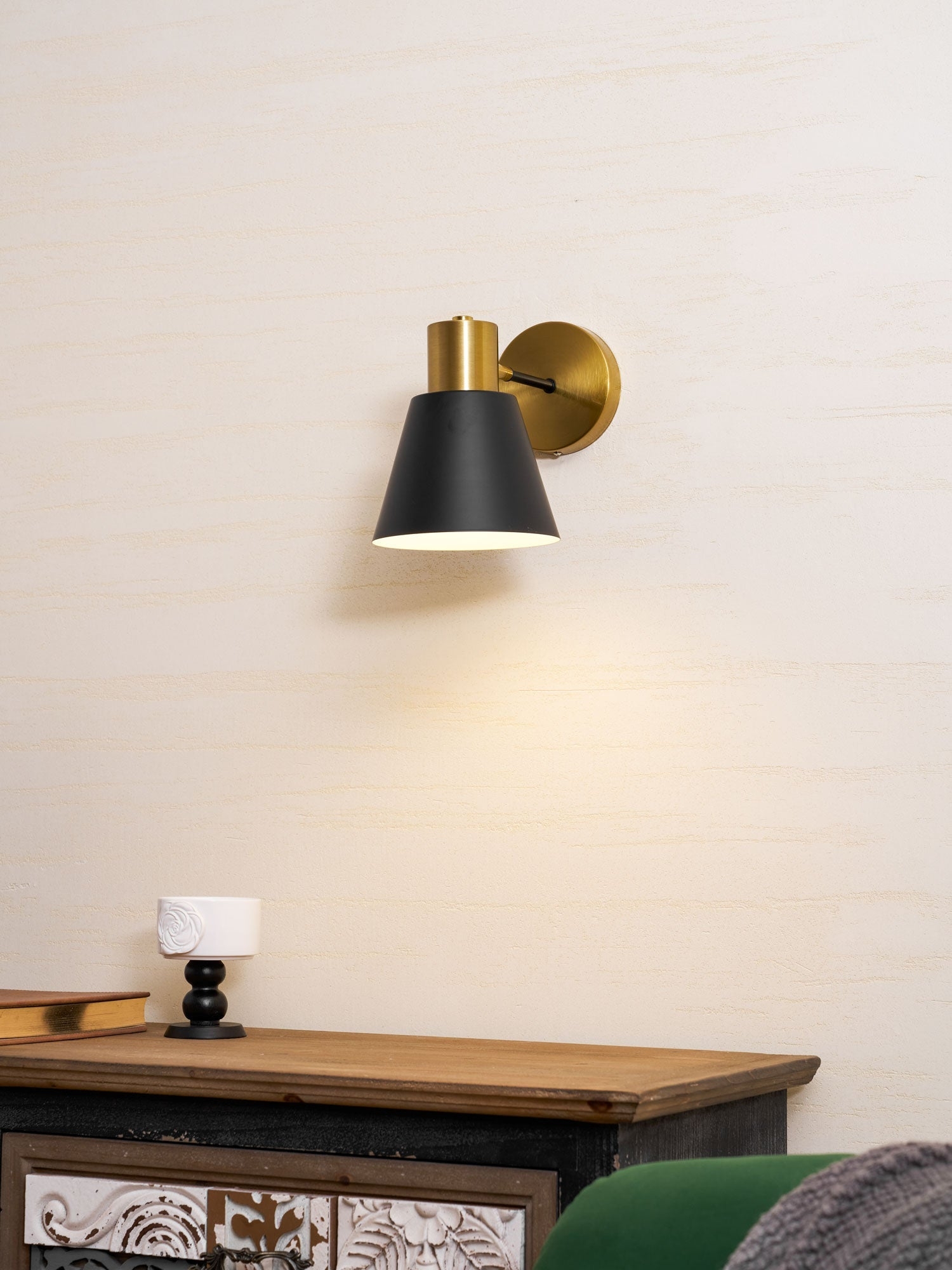 Adjustable Armed Wall Lamp D373