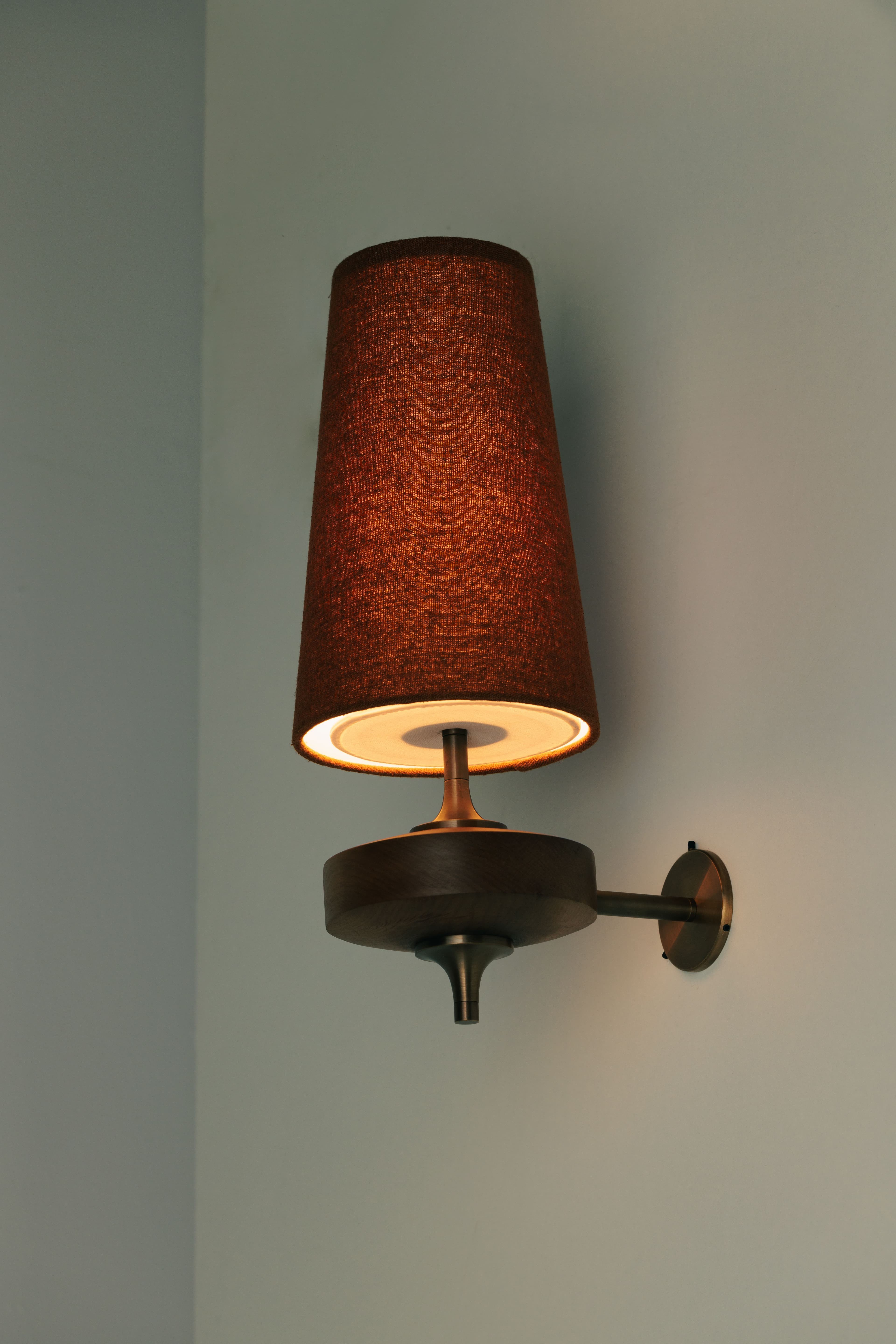 Hour Retro Wood Metal Wall Lamp – Elegant Fabric Accent Lighting for Living Spaces K1208