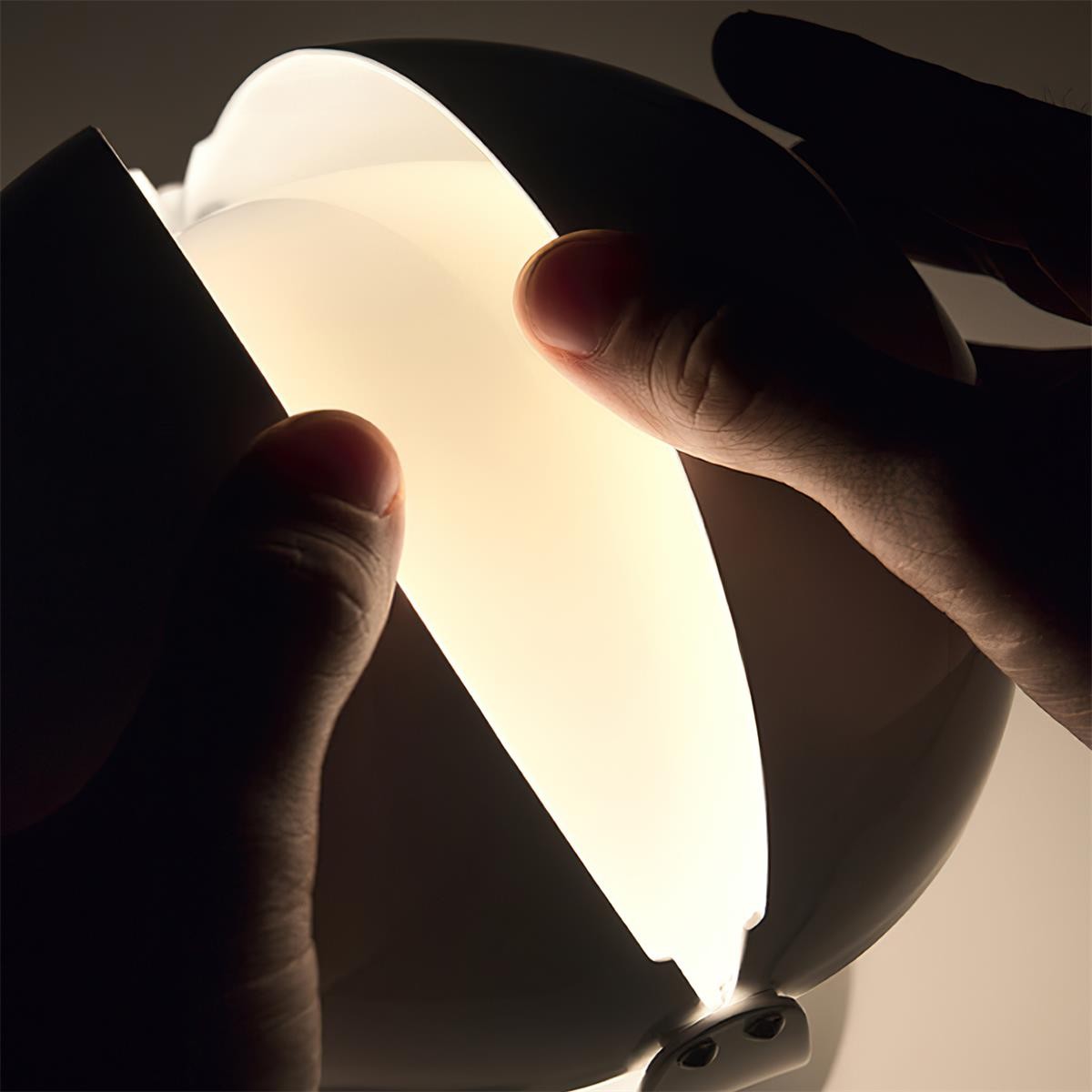 Modern Creative Metal Spherical Table Lamp for Kids Room K594