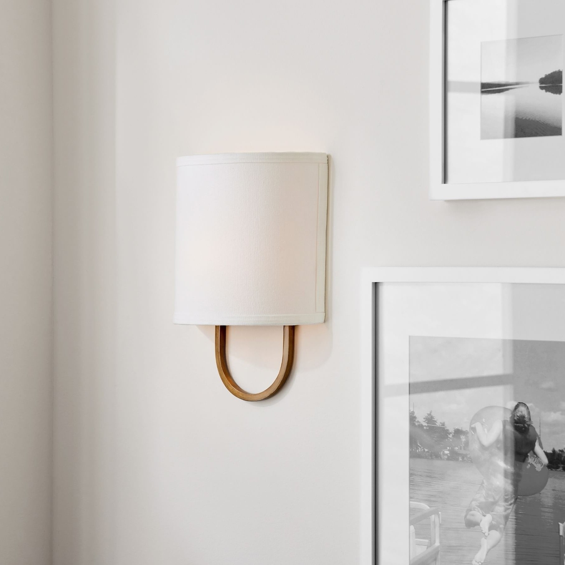 Nolvara Elegant Metal Wall Sconce – Timeless Design for Hallways and Bedrooms K1187