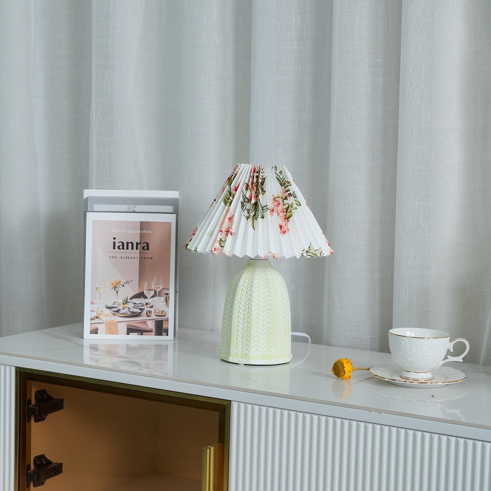 Vintage Pleated Table Lamp K756