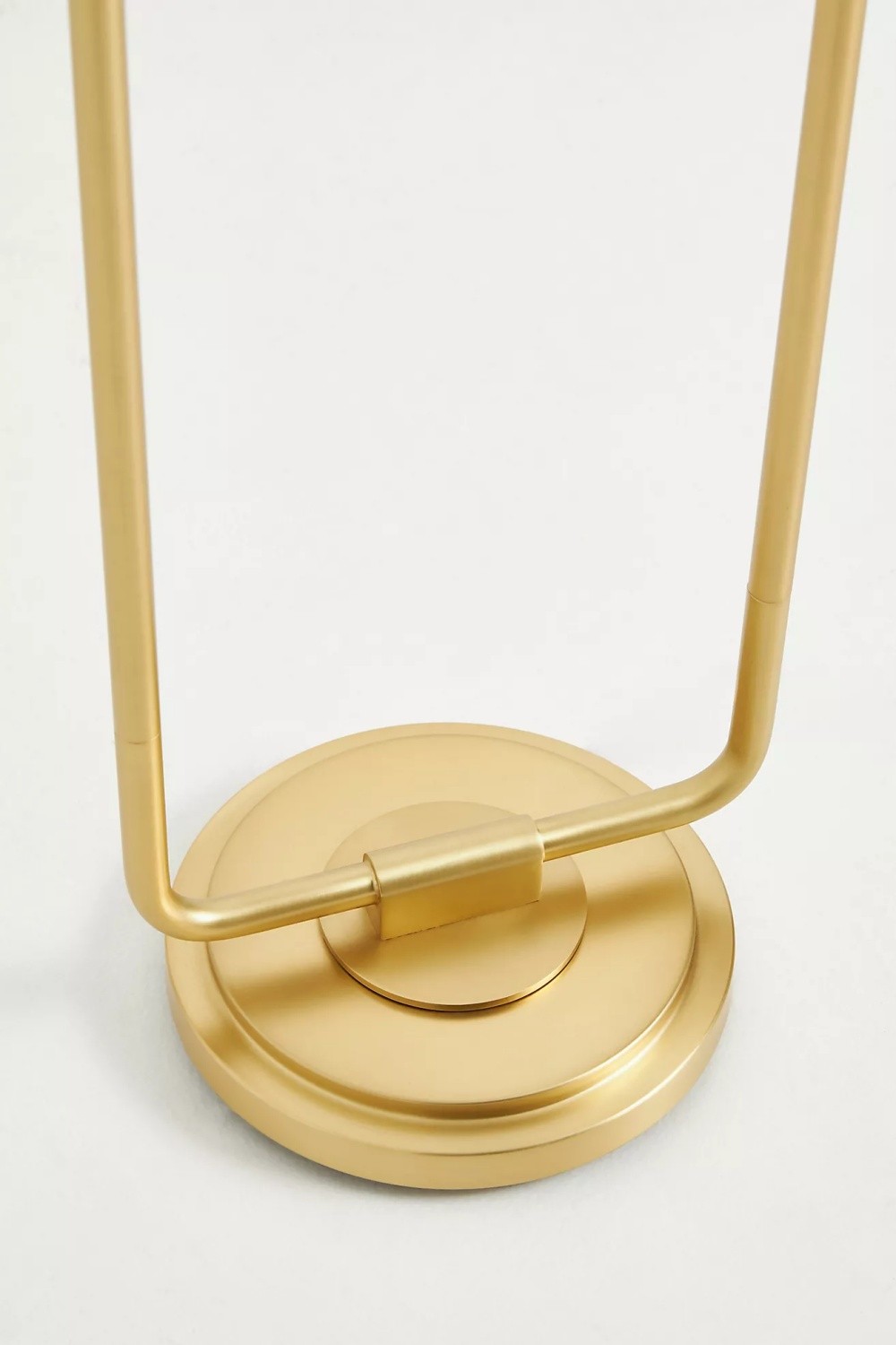 Capirise Gold Scalloped Shade Floor Lamp - Contemporary Metal Lighting for Bedroom K1180