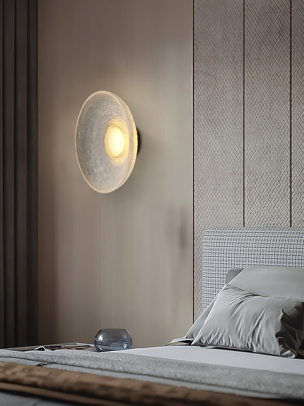 Eclipse Resin Wall Lamp K1013