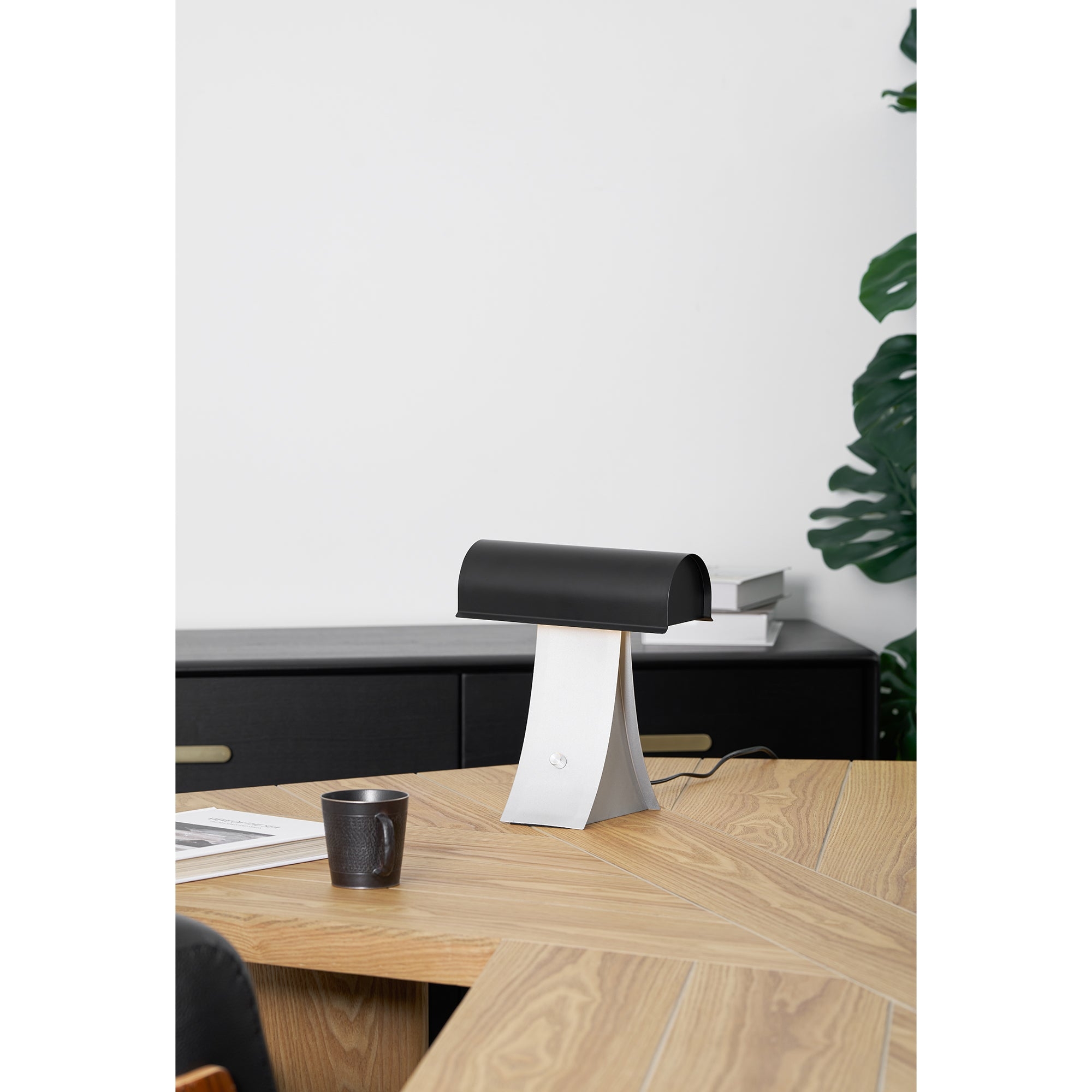 Archive Table Lamp D698