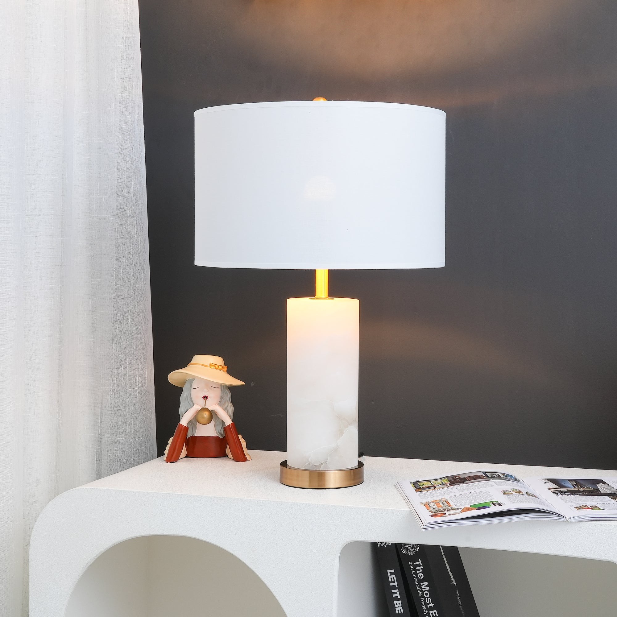 Postmodern Light Luxury Alabaster Table Lamp K456