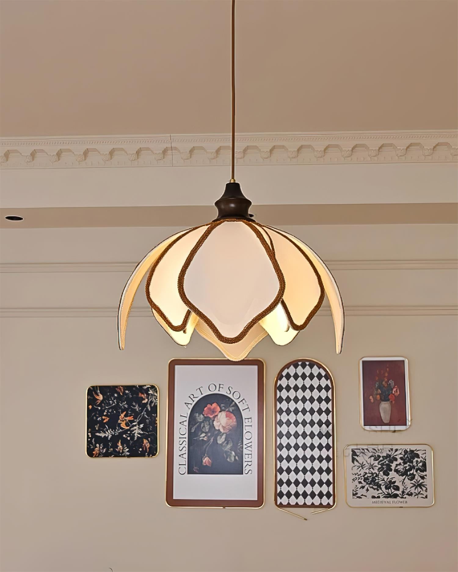 Vintage Cream Petal Pendant Lamp K577