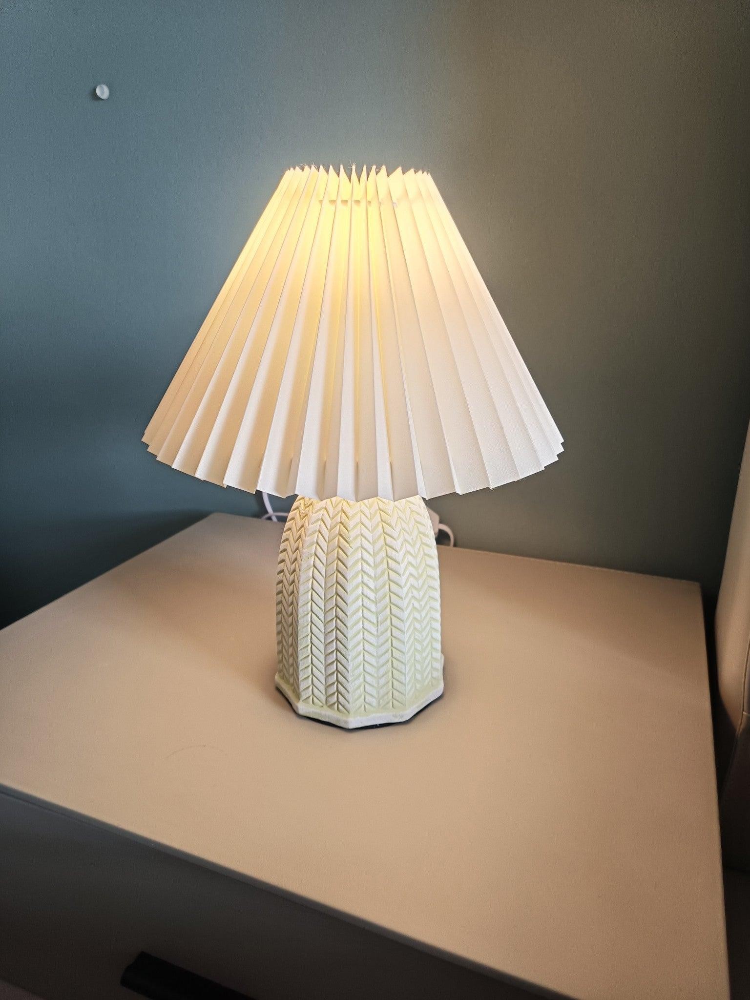 Vintage Pleated Table Lamp K756