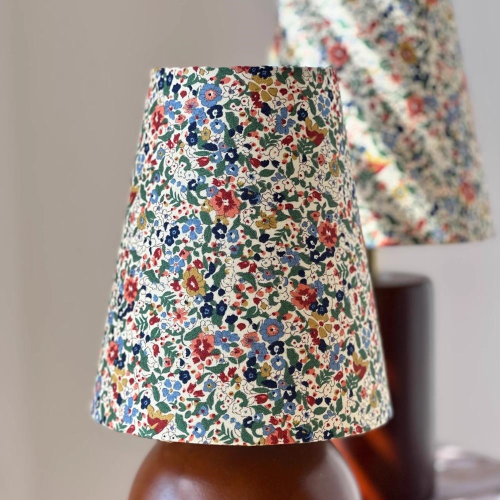 French Fabric Floral Wood Small Table Lamp For Bedroom K810