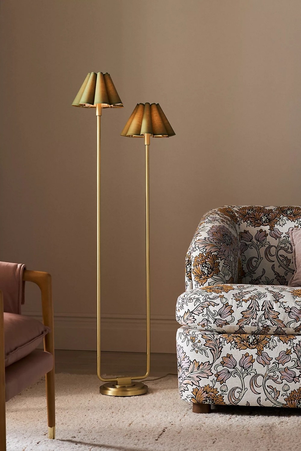 Capirise Gold Scalloped Shade Floor Lamp - Contemporary Metal Lighting for Bedroom K1180