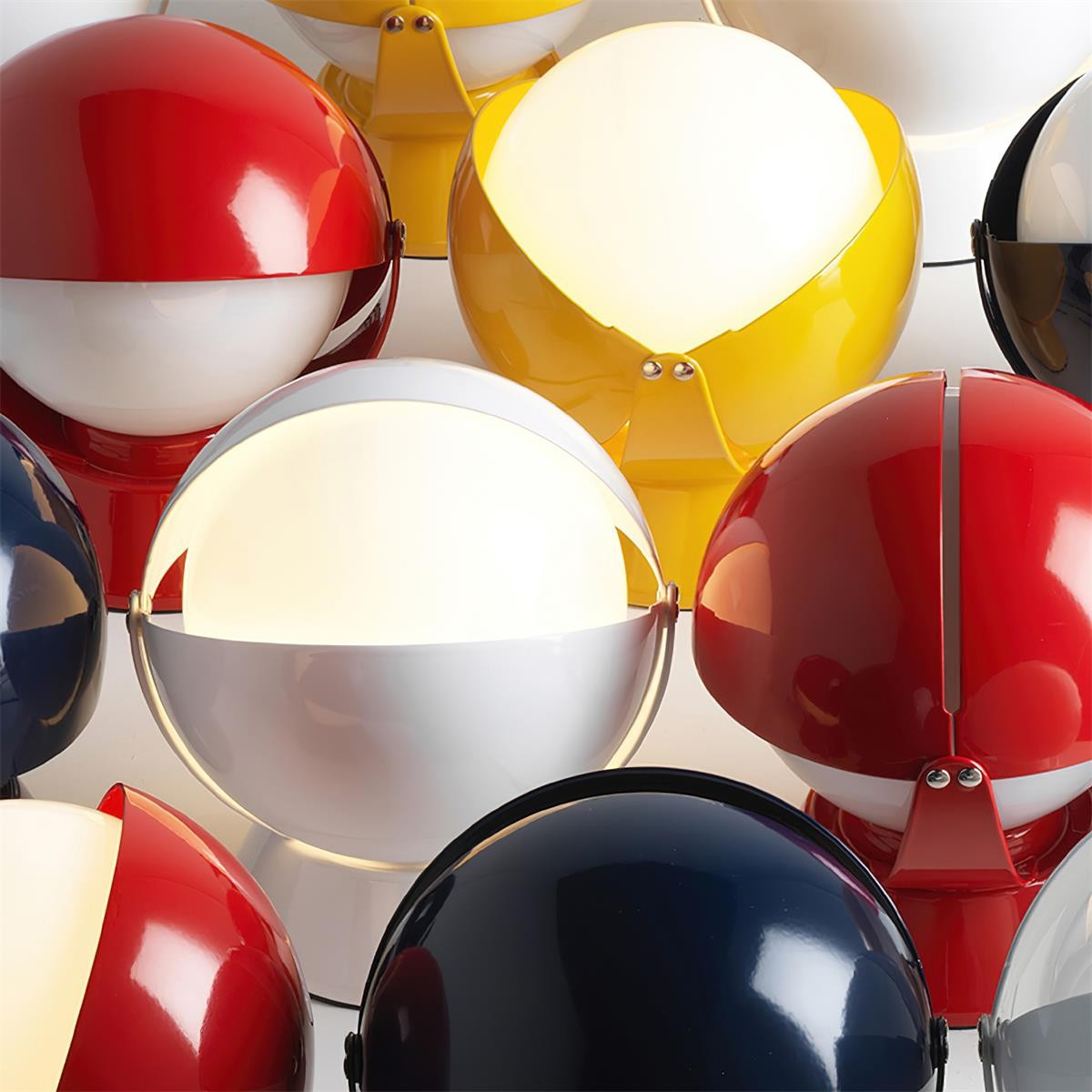 Modern Creative Metal Spherical Table Lamp for Kids Room K594