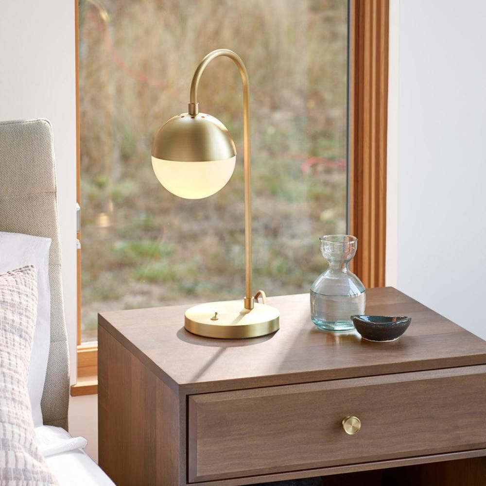 Golden Foliage Elegance Table Lamp D843