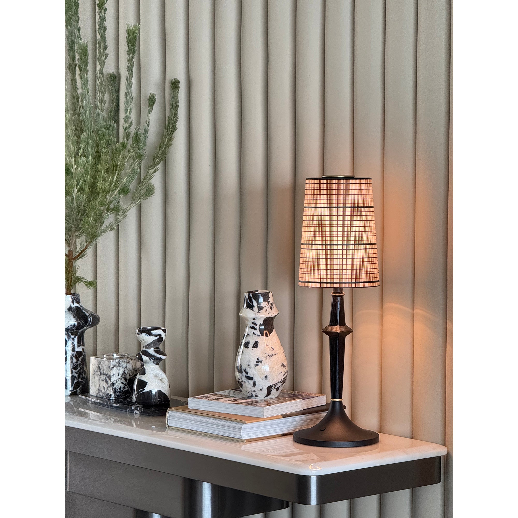 Devon Black Table Lamp (Built-in Battery) D709