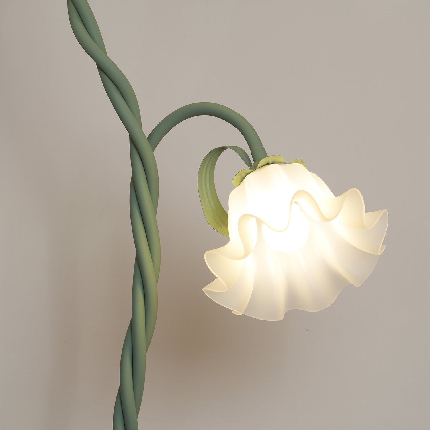 Creative Multi-Head Winding Flower Shape Floor Lamp K286