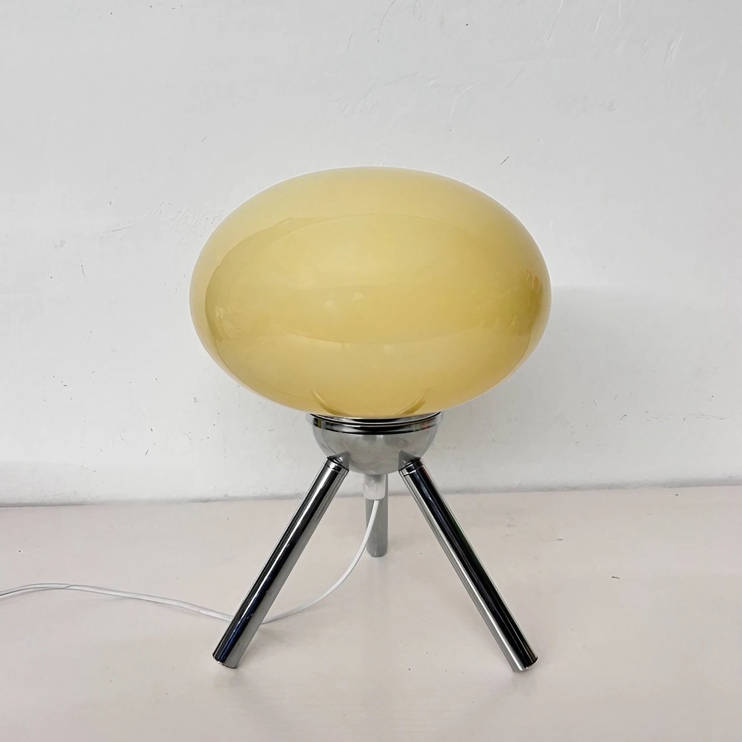 Modern Bauhaus Lollipop Glass Tripod Table Lamp K22