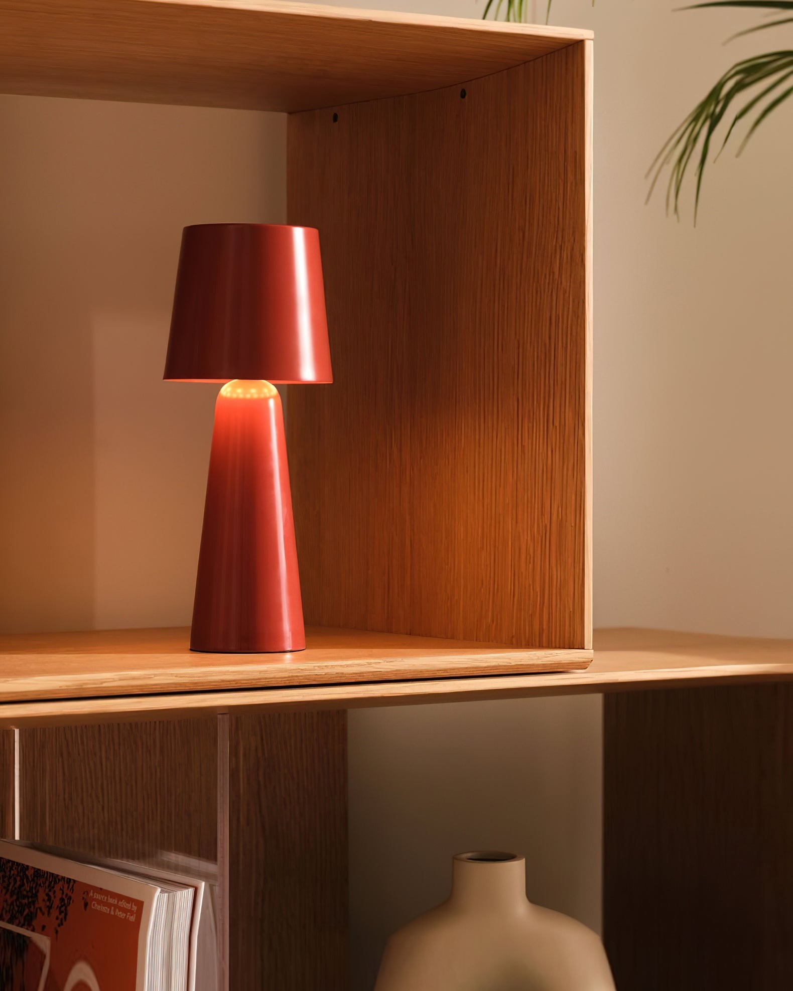 Modern Conical Metal Table Lamp K747