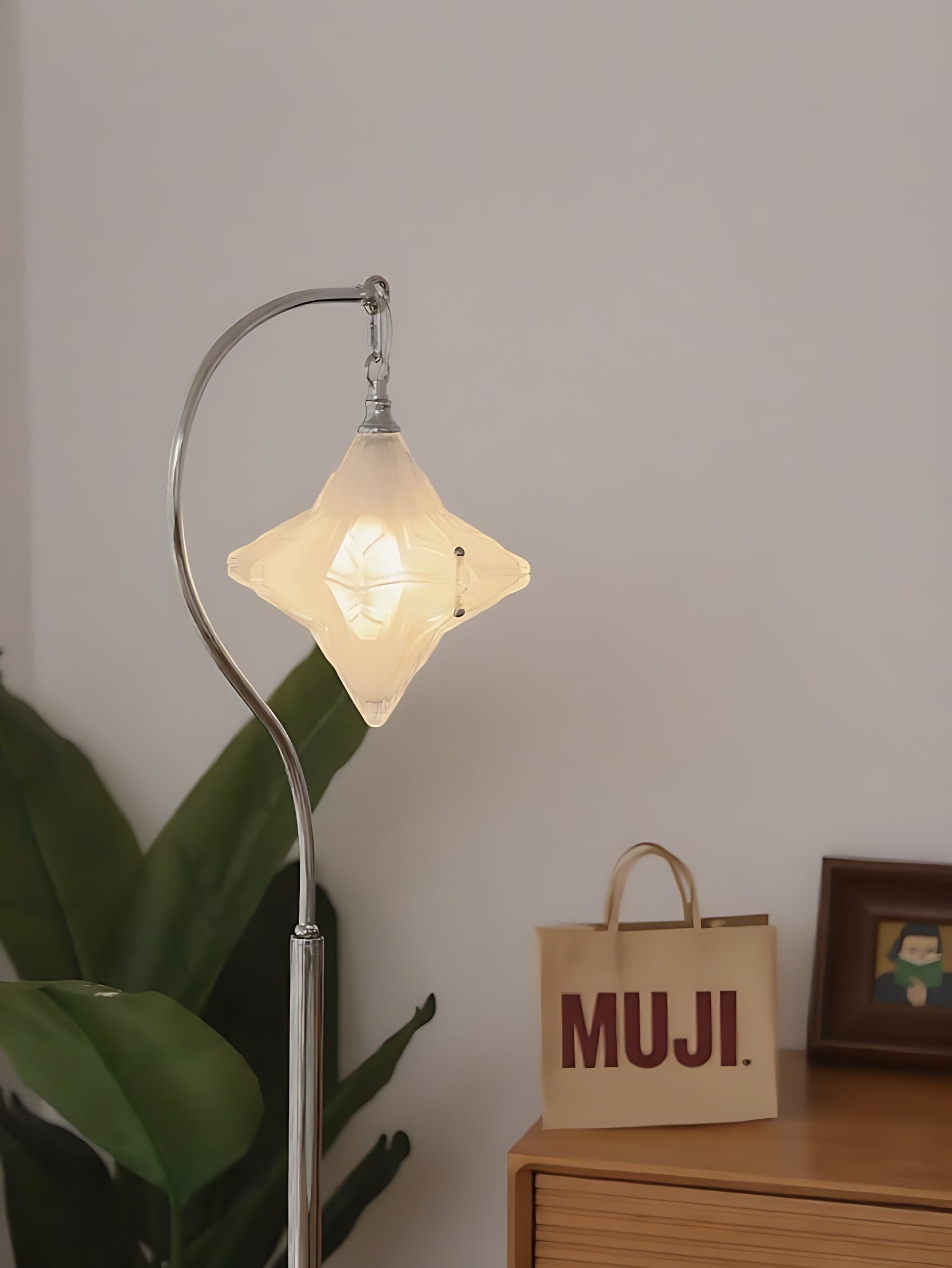 Art Deco Star Floor Lamp - Modern Standing Lamp for Living Spaces - Astris Orion K1576
