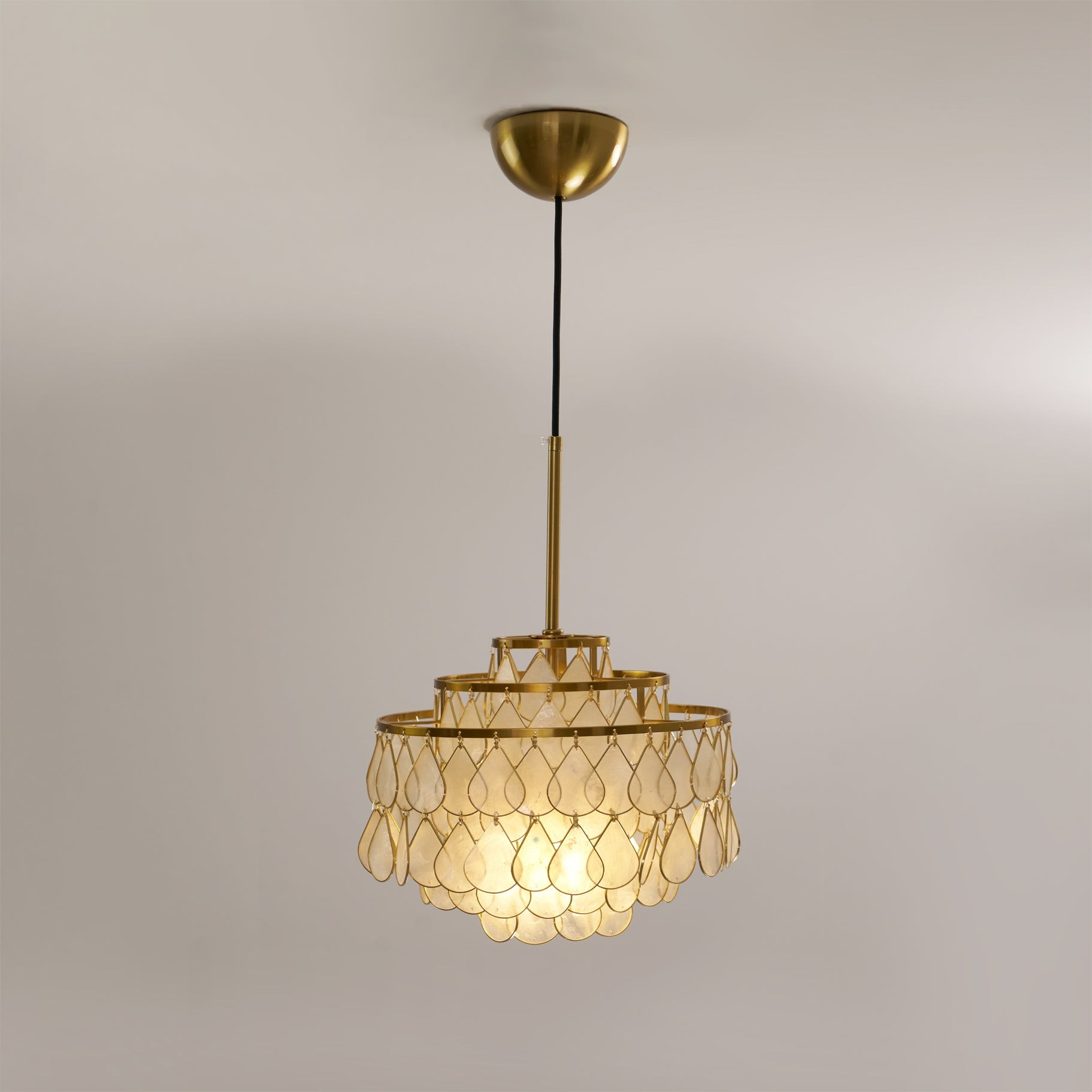 Vivant Shell Pendant Lamp K1094