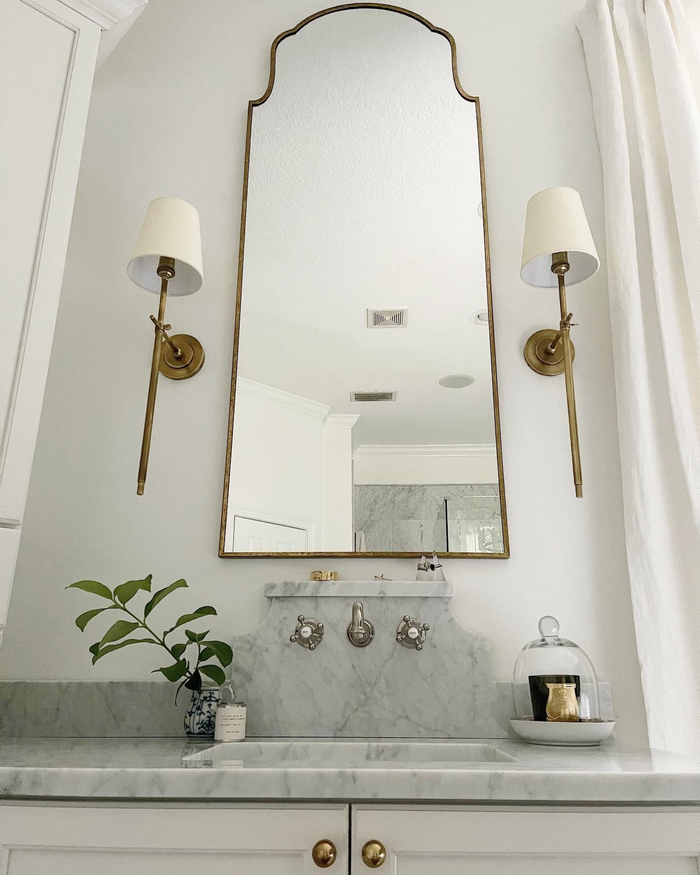 Bryant Minimalist Fabric Shade Wall Lamp - Modern Lighting Solution for Hallway and Bedroom K1559