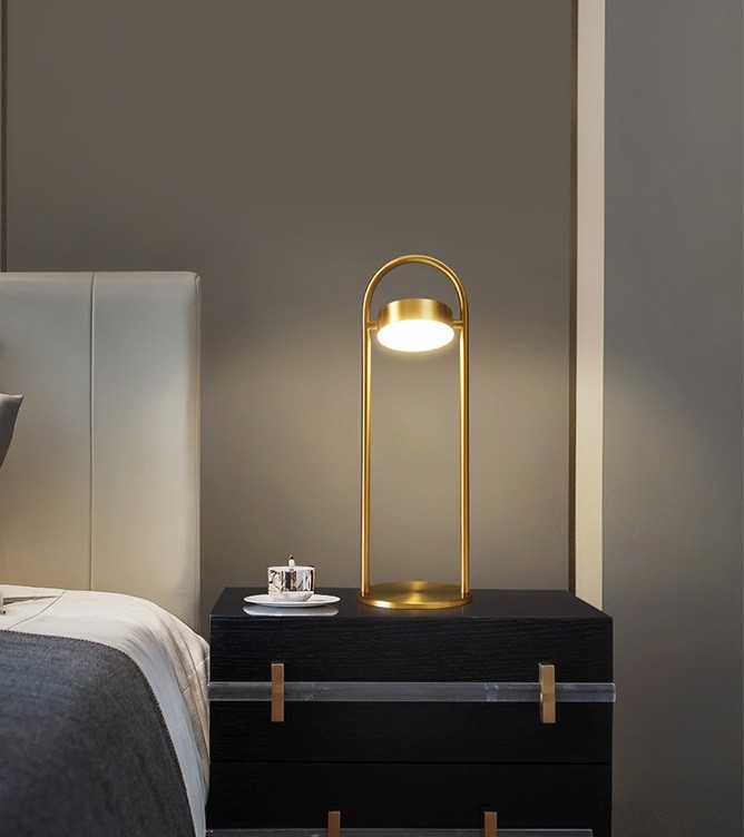 Copper Light Luxury Table Lamp