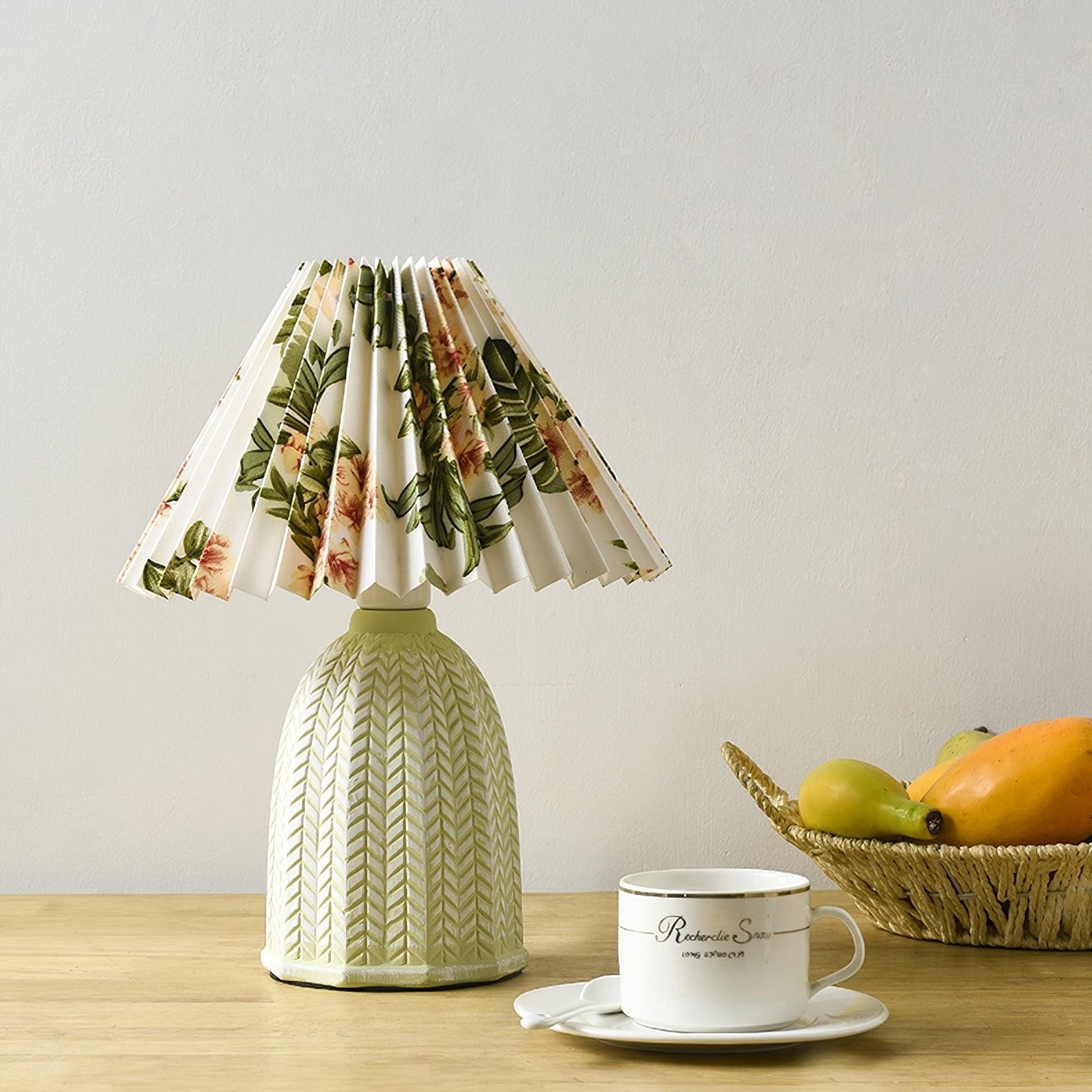 Vintage Pleated Table Lamp K756