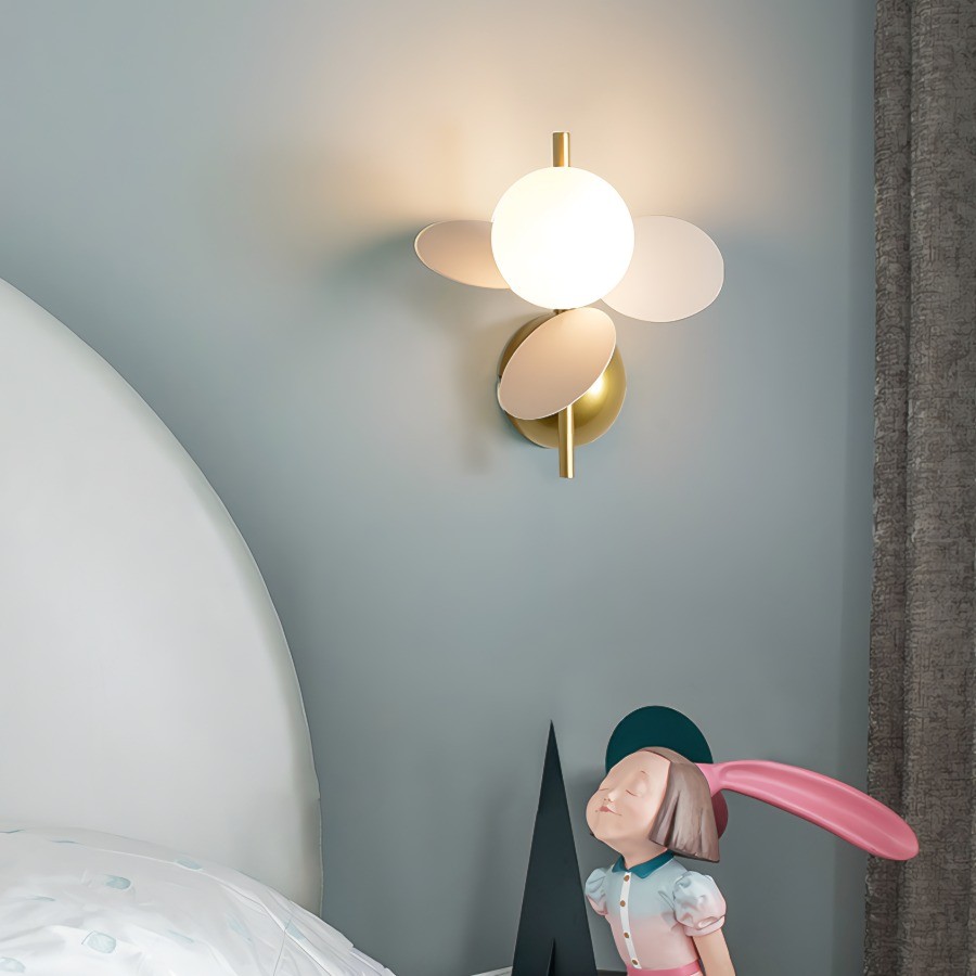 Creative Coloful Leaf Glass Globe Wall Light K174