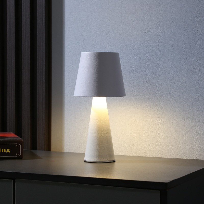 Metallic Modern Dimmable Table Lamp K77