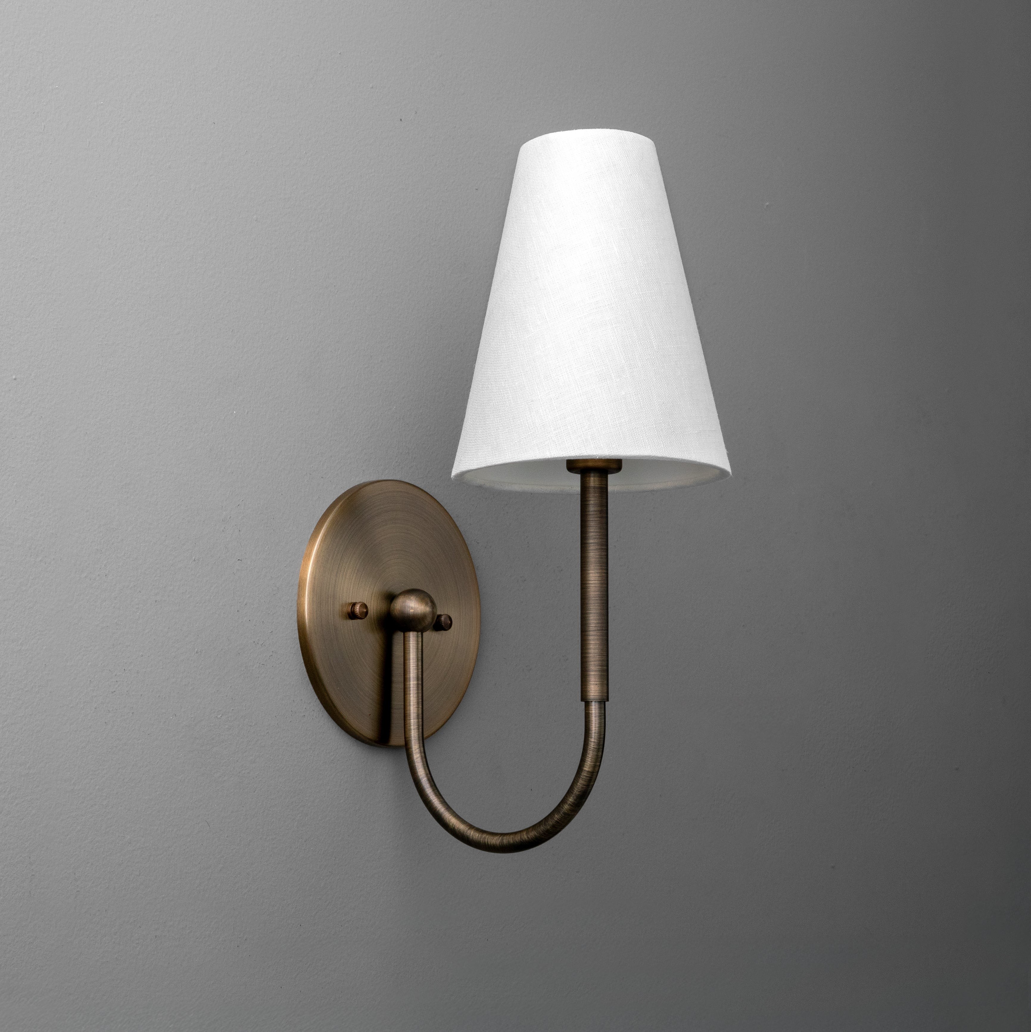 Curva Metal Collection Traditional Wall Light - Brass Finish with Shade K1535