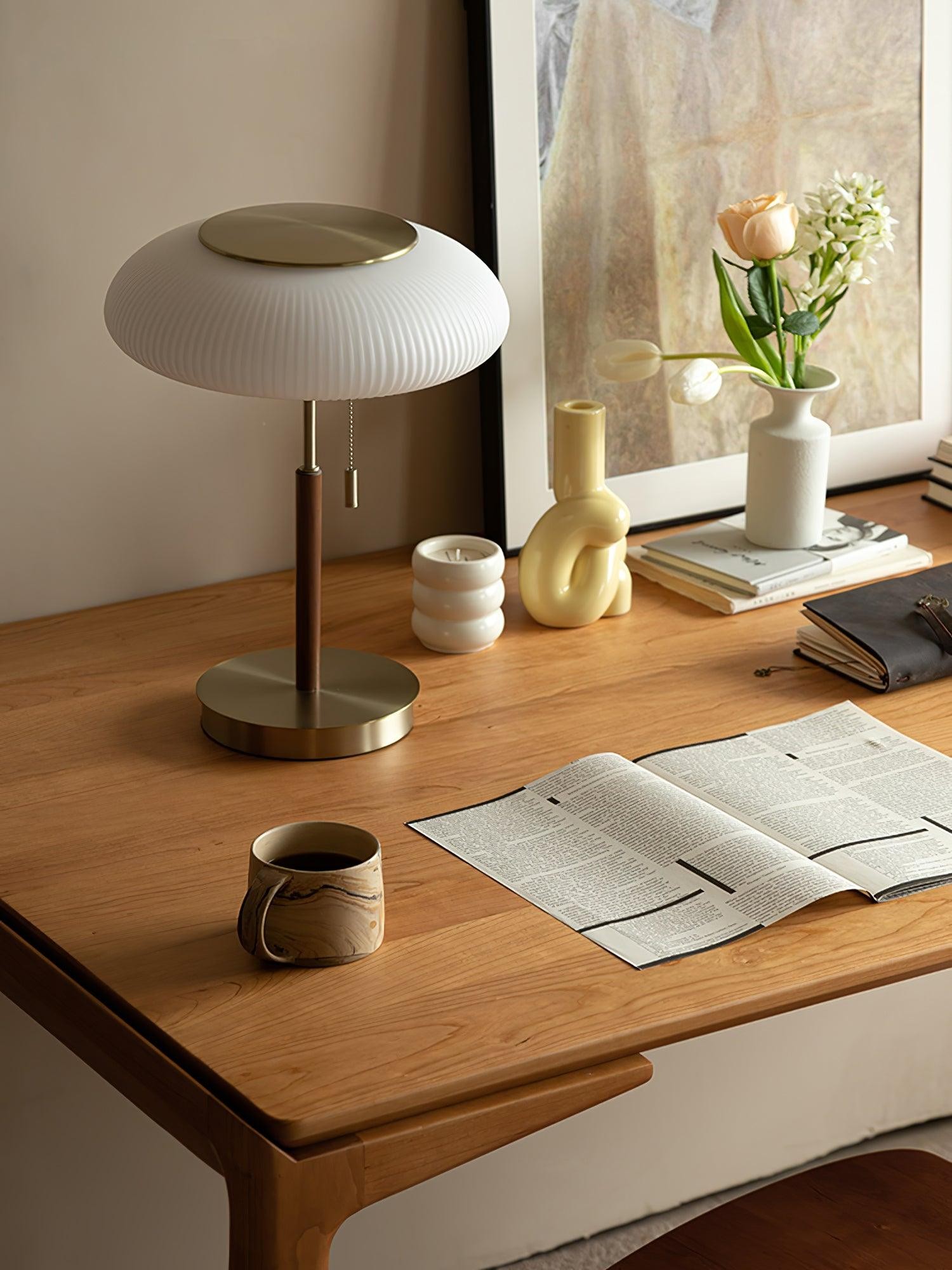 White Beautiful Luxury Fashion Metal Table Lamp K496