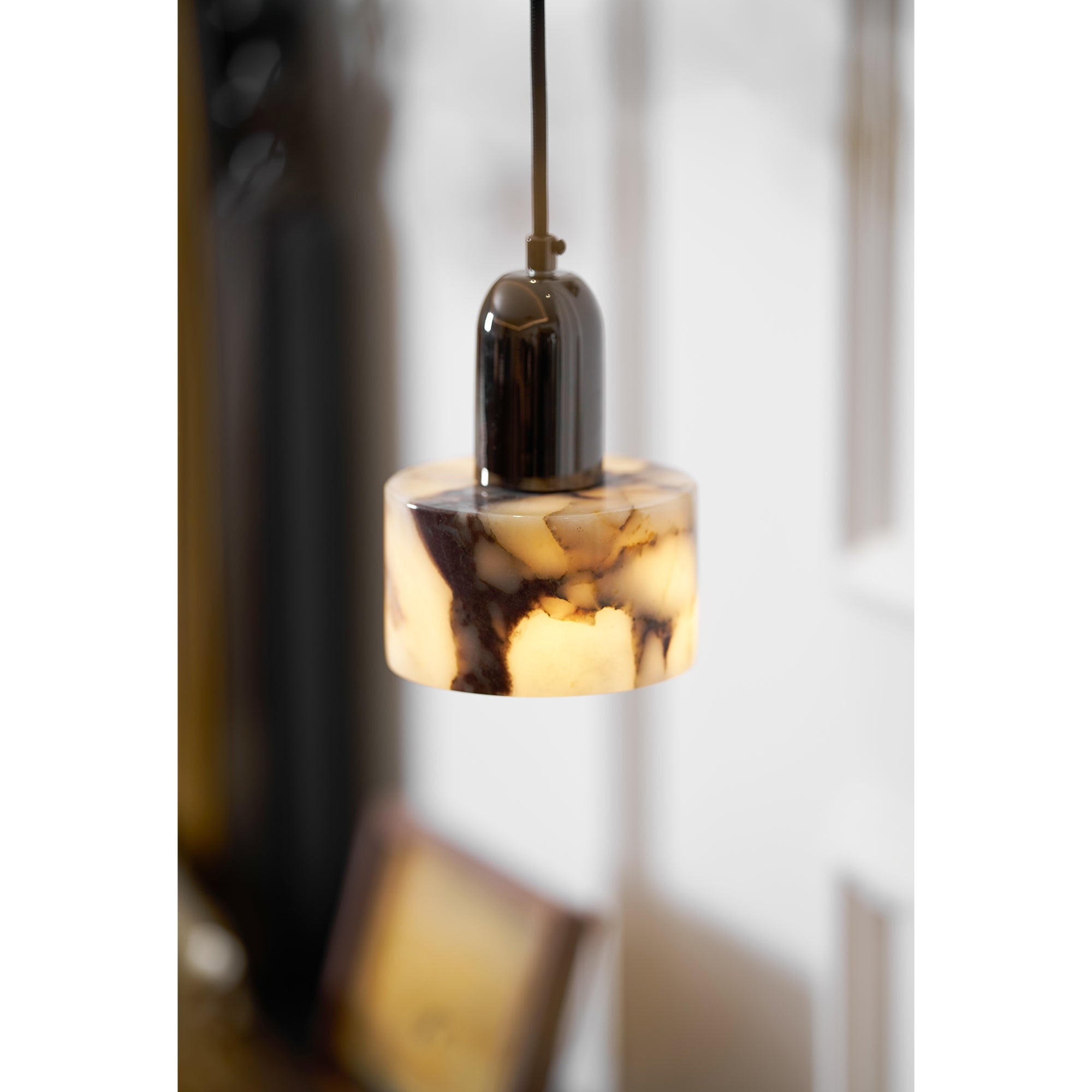 Dekum Marble Pendant Lamp D606