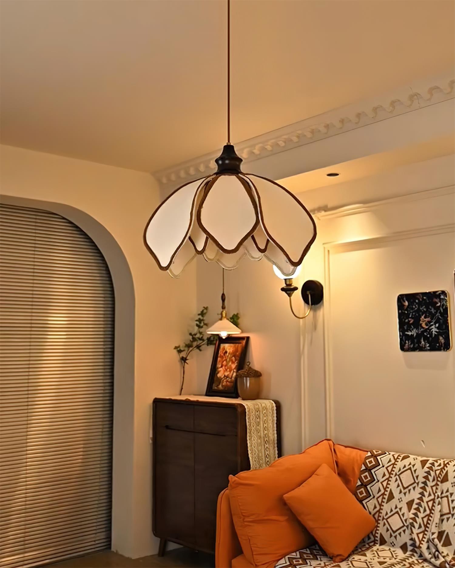 Vintage Cream Petal Pendant Lamp K577