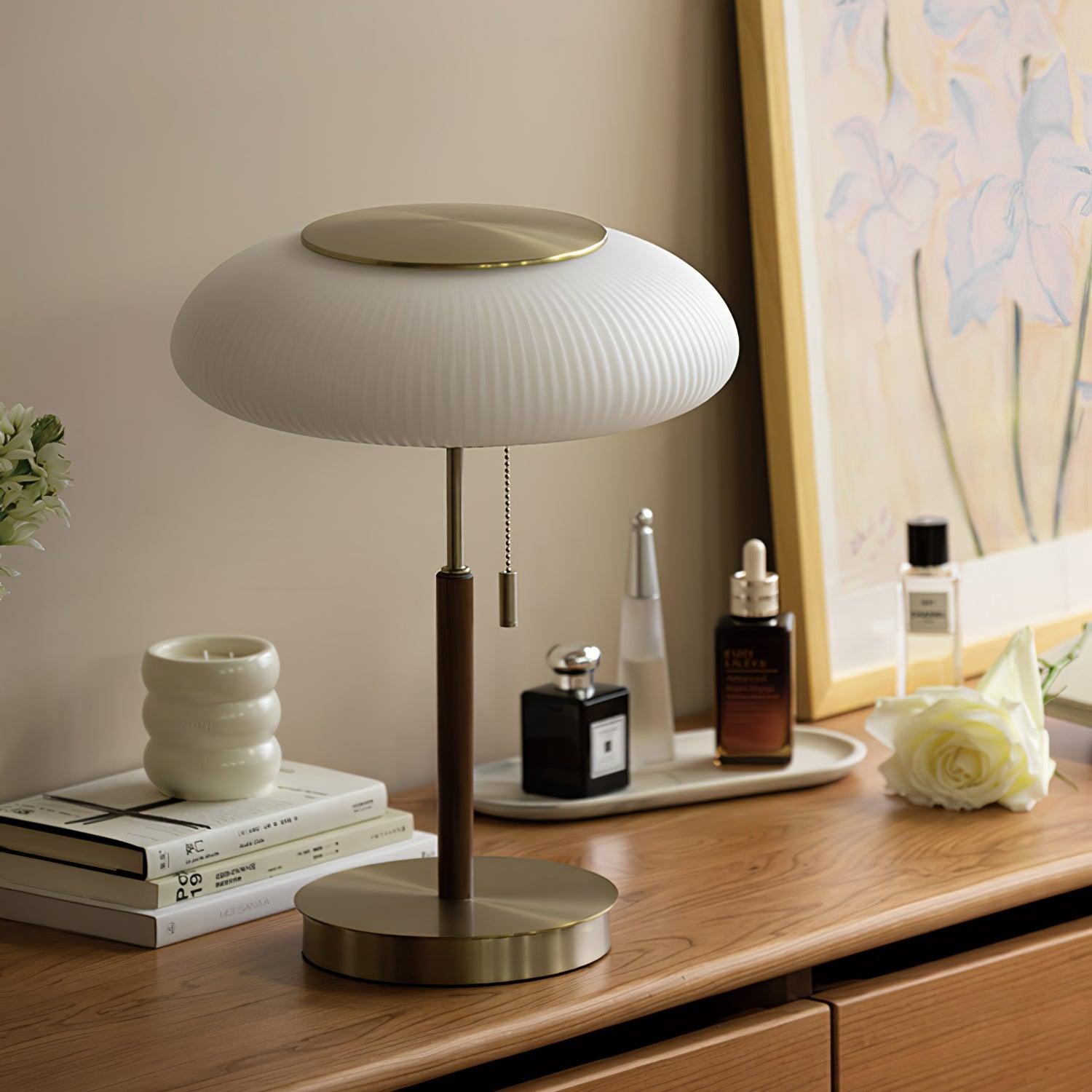 White Beautiful Luxury Fashion Metal Table Lamp K496