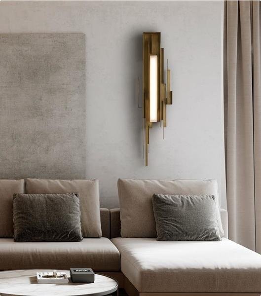 Metal Sculpted Wall Sconce