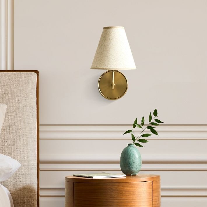 Fibura Elegant Linen Shade Wall Lamp - Contemporary Lighting for Hallway and Bedroom K1408