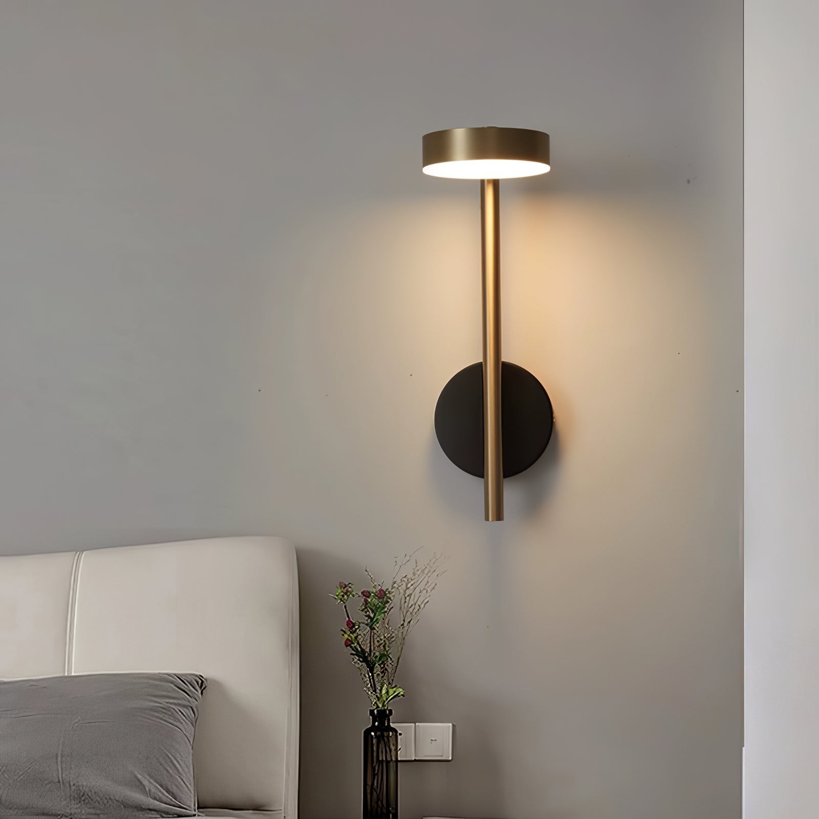 Italian Simple Round Metal Wall Lamp K364