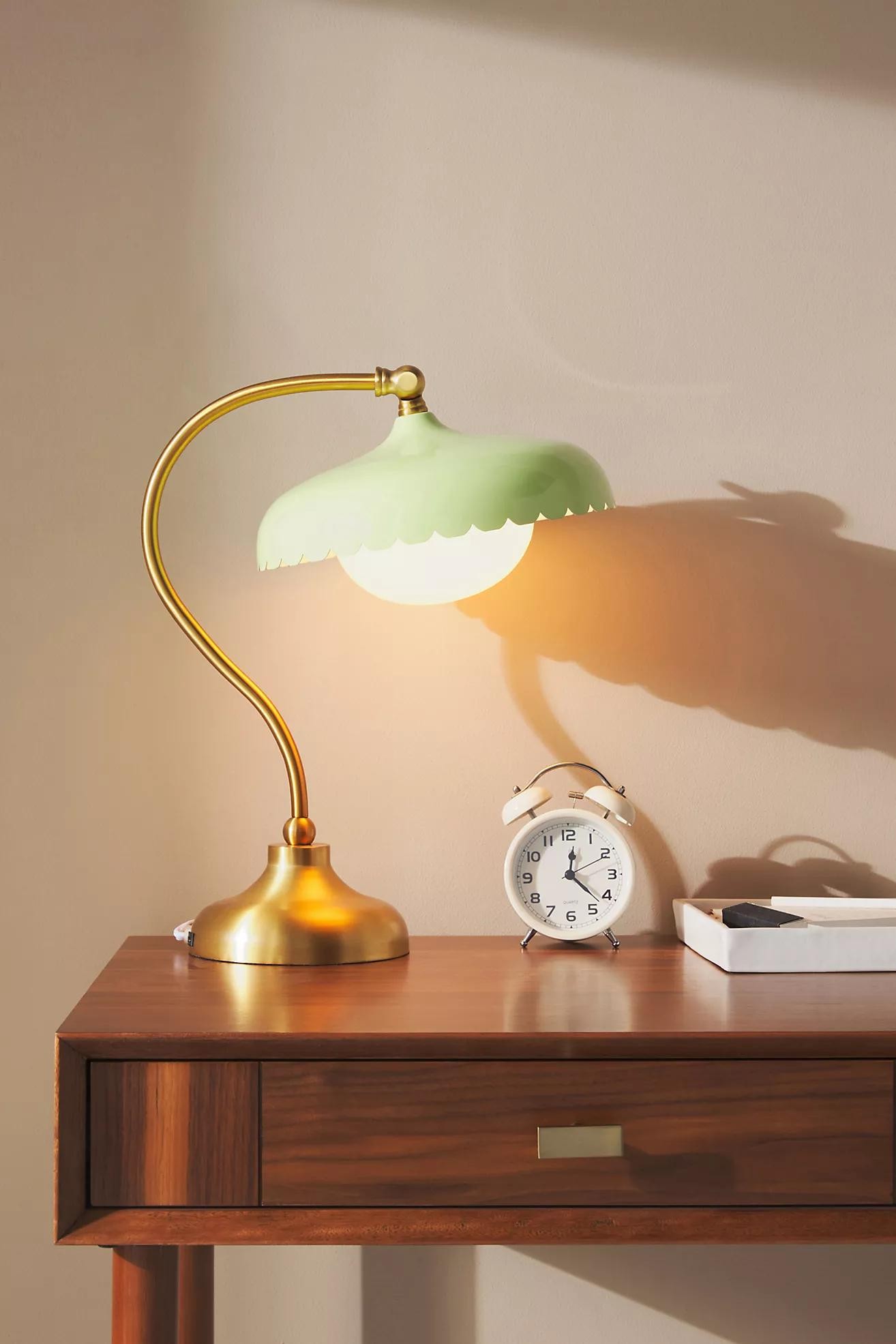 Rayla Scallop Metal Glass Task Lamp – Elegant Retro Table Lamp for Study K1425