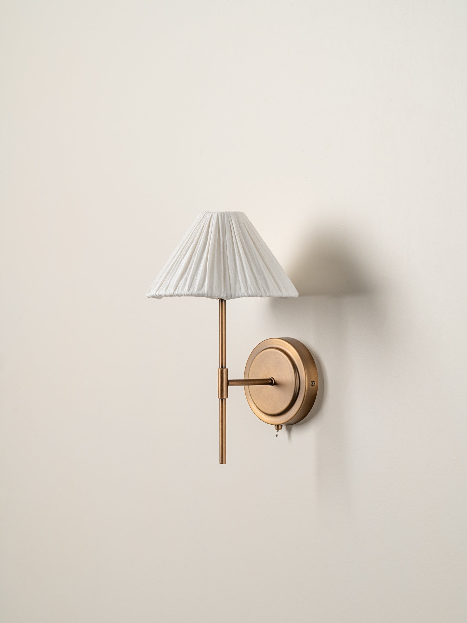 Blossine Scalloped Linen Shade Wall Light - Classic Sconce for Bedroom K1572